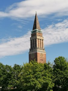 Der Turm des Kieler Rathauses