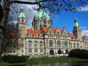 Das Neue Rathaus in Hannover, Blick vom Maschpark aus